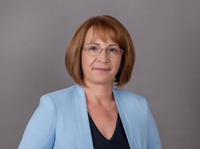 Кметът Галина Стоянова с поздрав по случай Международния ден на възрастните хора / Новини от Казанлък