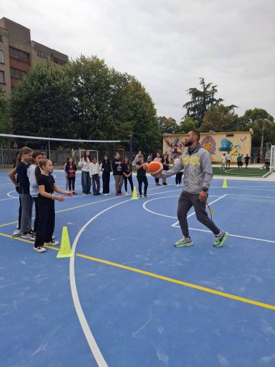 С нова спортна площадка и модерна визия ОУ “Георги Кирков“ отбеляза Европейския ден на спорта в училище - 2025 г. под надслов: „Активни, здрави и силни“ 