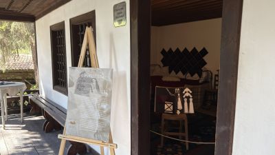 Историческият музей в Казанлък организира среща-разговор с Рафаела Рафаелова и Мариела Гемишева по повод инсталацията „Символът“