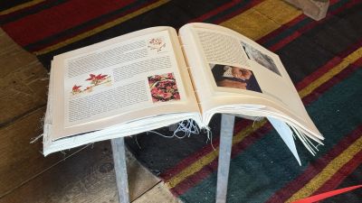 Историческият музей в Казанлък организира среща-разговор с Рафаела Рафаелова и Мариела Гемишева по повод инсталацията „Символът“