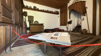 Историческият музей в Казанлък организира среща-разговор с Рафаела Рафаелова и Мариела Гемишева по повод инсталацията „Символът“