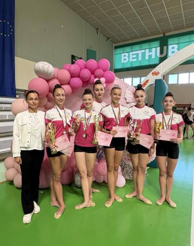 Гимнастичките от СК “Розова долина“ - Казанлък се окичиха с нови медали от два международни турнира 