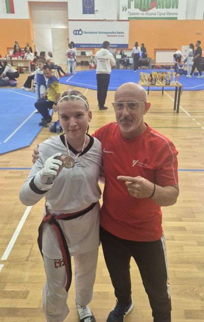 Таекуондистите от „Кентавър“ - Казанлък завоюваха 11 медала и две отборни купи на международен турнир в Горна Малина 