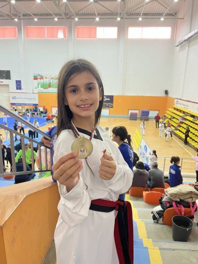 Таекуондистите от „Кентавър“ - Казанлък завоюваха 11 медала и две отборни купи на международен турнир в Горна Малина 