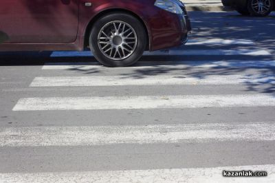 Блъснаха пешеходка в Гурково, жената е в болница с различни наранявания / Новини от Казанлък