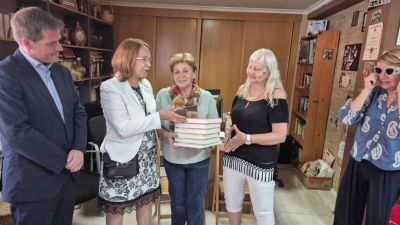 Кметът на Община Казанлък Галина Стоянова се срещна с представителите на българската общност в испанския град Хатива / Новини от Казанлък