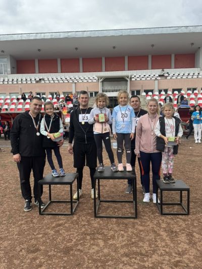 Десетки деца и техните родители участваха в състезанието “Мама, татко и аз 11“ в Казанлък