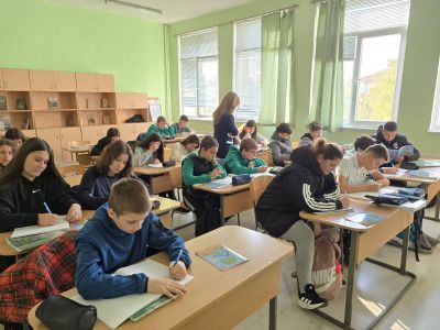 Журналист и музеен уредник гостуваха в ОУ “Св. Паисий Хилендарски“