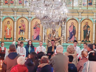 Село Енина отбеляза храмовия си празник на Петковден