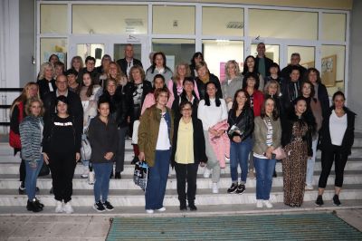 Учителите от ПГ по транспорт и транспортен мениджмънт споделиха опит с гръцките си колеги от град Димотика / Новини от Казанлък