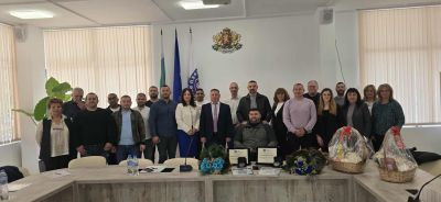 Община Павел баня с двама нови почетни граждани / Новини от Казанлък