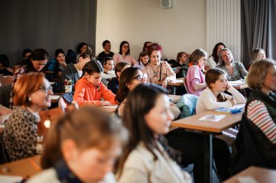 Приказният свят на Чудомир оживя в сърцето на Франция 