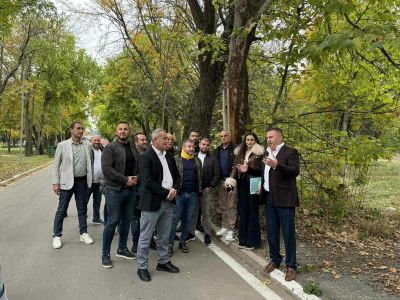 Кметът Иса Бесоолу с първа копка за ремонт на плажа в Павел баня