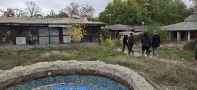 Кметът Иса Бесоолу с първа копка за ремонт на плажа в Павел баня