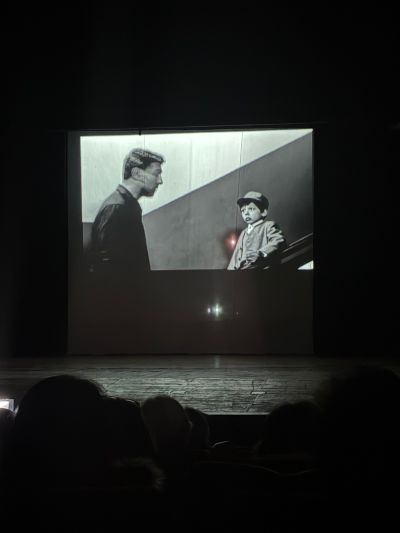 Специална прожекция, посветена на обичания актьор Апостол Карамитев, развълнува казанлъшката публика