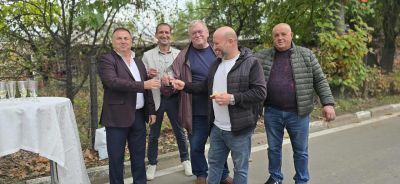 Кметът Иса Бесоолу с първа копка за ремонт на плажа в Павел баня