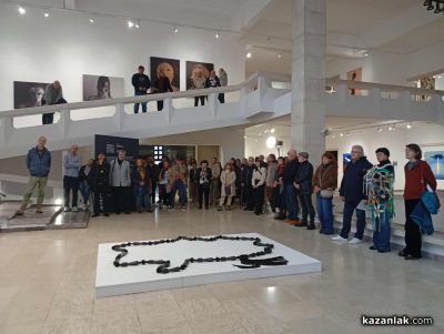 В Художествената галерия - Казанлък беше открит проектът „Изплуване“  / Новини от Казанлък