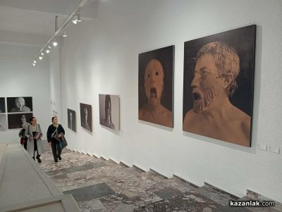 В Художествената галерия - Казанлък беше открит проектът „Изплуване“ 