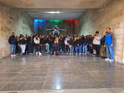 Еднодневен географски практикум в Котел, Жеравна и Сливен проведоха учениците от Хуманитарната гимназия в Казанлък 