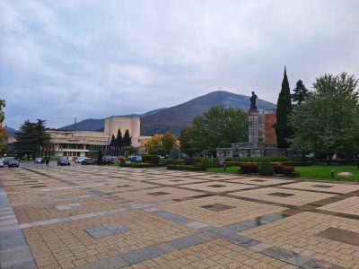 Еднодневен географски практикум в Котел, Жеравна и Сливен проведоха учениците от Хуманитарната гимназия в Казанлък 