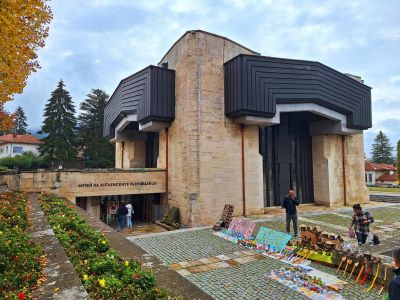 Еднодневен географски практикум в Котел, Жеравна и Сливен проведоха учениците от Хуманитарната гимназия в Казанлък 