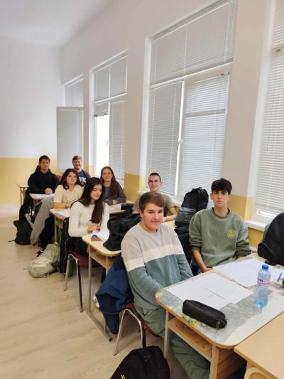 Подготовката за международния проект по Еразъм+ тече в ППМГ „Никола Обрешков“ 