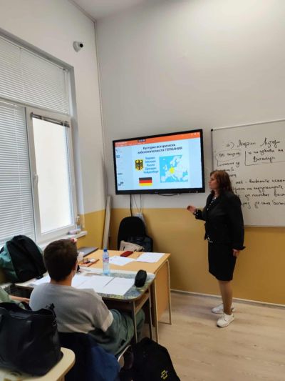 Подготовката за международния проект по Еразъм+ тече в ППМГ „Никола Обрешков“ 