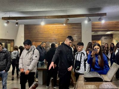 Еднодневен географски практикум в Котел, Жеравна и Сливен проведоха учениците от Хуманитарната гимназия в Казанлък 