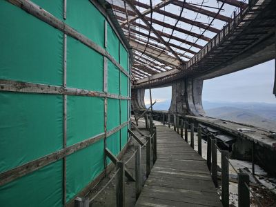 Доброволци от цялата страна се включиха в опазването на 1,000 кв.м. мозайки на монумент Бузлуджа