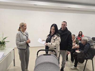 33 новородени получиха ваучери от Община Казанлък  / Новини от Казанлък