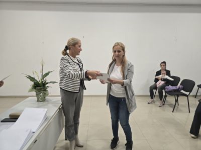 33 новородени получиха ваучери от Община Казанлък 