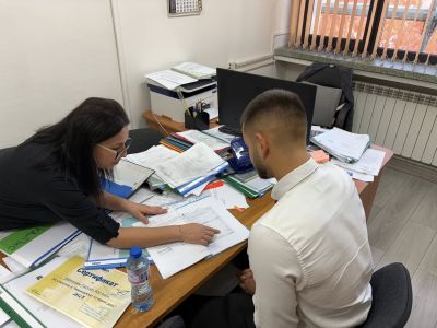 Община Казанлък отвори вратите си за ученици, участващи в инициативата “Мениджър за един ден“