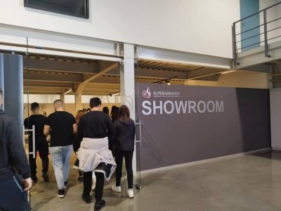 Гимназисти от ПХГ „Св. Св. Кирил и Методий“ - Казанлък се запознаха отблизо с работния процес в местен завод