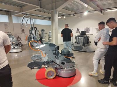 Гимназисти от ПХГ „Св. Св. Кирил и Методий“ - Казанлък се запознаха отблизо с работния процес в местен завод