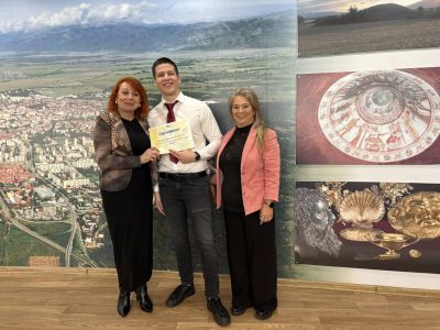 Община Казанлък отвори вратите си за ученици, участващи в инициативата “Мениджър за един ден“