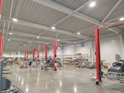 Гимназисти от ПХГ „Св. Св. Кирил и Методий“ - Казанлък се запознаха отблизо с работния процес в местен завод