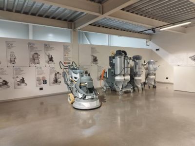 Гимназисти от ПХГ „Св. Св. Кирил и Методий“ - Казанлък се запознаха отблизо с работния процес в местен завод