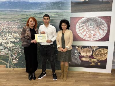 Община Казанлък отвори вратите си за ученици, участващи в инициативата “Мениджър за един ден“