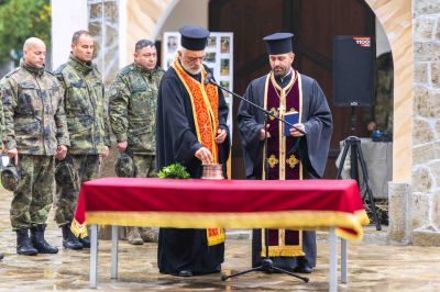 61 Стрямска механизирана бригада отбеляза годишнина от освещаването на православен параклис „Свети Димитър Солунски Чудотворец” в Казанлък