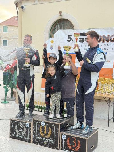 Пилотът Васко Въжаров от АСК „Ефко Рейсинг Казанлък“ с международна победа 