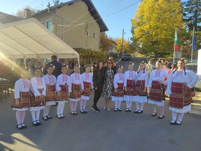 Казанлъшките села Горно Изворово, Дунавци и Розово отбелязаха своите празници 