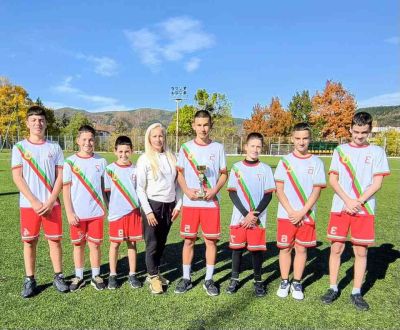 Отборът на ОУ “Св. Паисий Хилендарски“ - Казанлък стана шампион в Правец