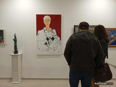 Румен Рачев спечели наградата на “Есенен салон“ 2025 в Казанлък. Антон Радулов - за нов художествен почерк, а Иван Гайдаров - за цялостно творчество