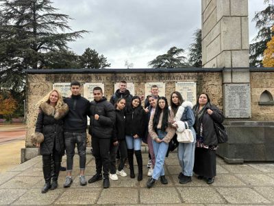 Поредица инициативи за Деня на народните будители в ПГ по транспорт и транспортен мениджмънт - Казанлък