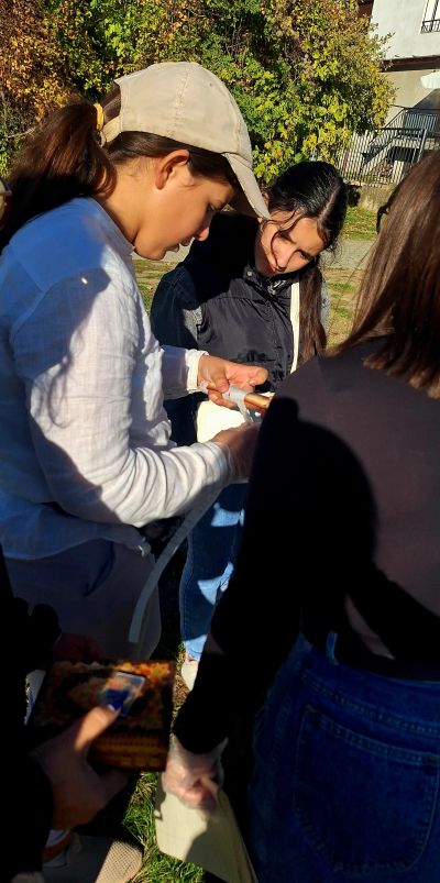 Съвместна инициатива на НЧ „Светлина–1861“, гр. Шипка и ОУ „Чудомир“ – Казанлък по повод Деня на народните будители