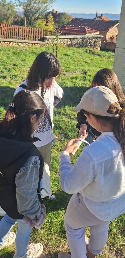 Съвместна инициатива на НЧ „Светлина–1861“, гр. Шипка и ОУ „Чудомир“ – Казанлък по повод Деня на народните будители