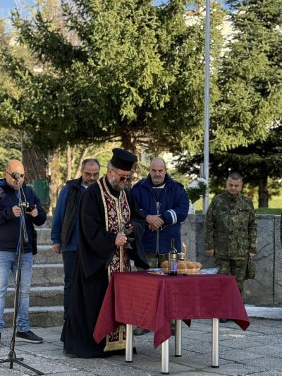 Казанлък и Карлово почетоха загиналите воини с военен ритуал - панихида на Архангелова задушница