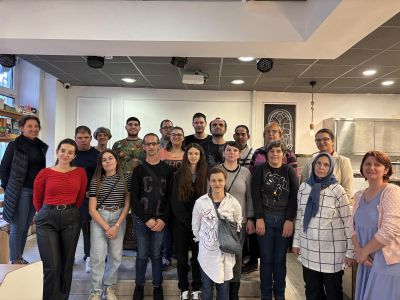 Работилничка Бисквитките приключи работата по проект “Бъдеще за нас“ / Новини от Казанлък