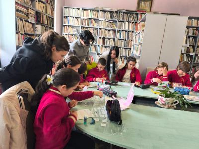 “Стъпала на знанието“ – поредна инициатива на 11. а клас от ПГЛПТ в рамките на проект „Иновативно училище: Работа с институции“