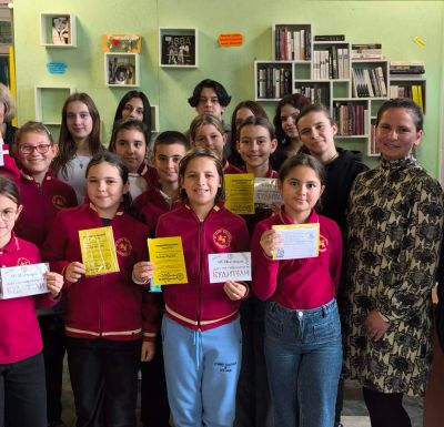 “Стъпала на знанието“ – поредна инициатива на 11. а клас от ПГЛПТ в рамките на проект „Иновативно училище: Работа с институции“ / Новини от Казанлък